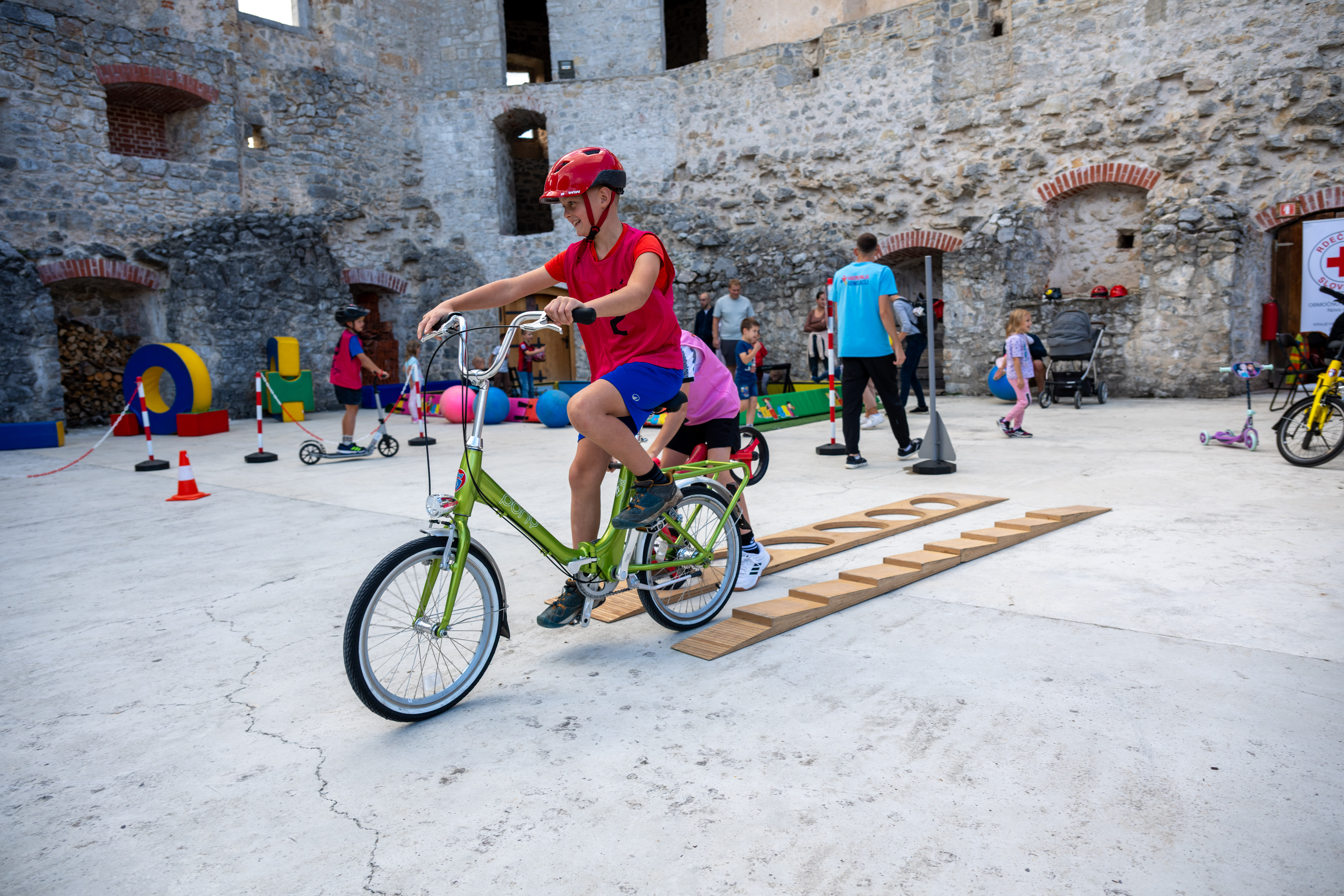	✨ Harmonija generacij v Gradu Žužemberk– Vragolije brez meja! ✨